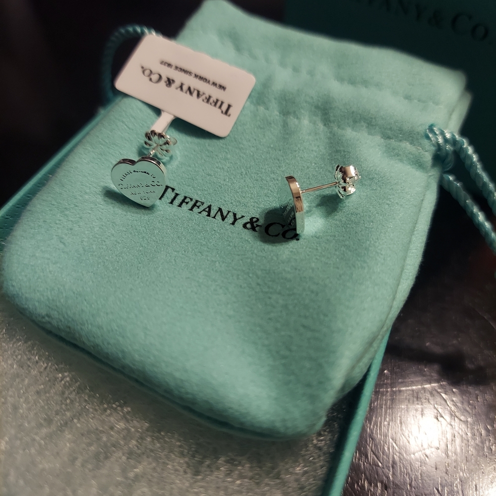 Tiffany & Co. Sterling Silver Heart Tag Stud Earrings with Aqua Blue Box - Picture 5 of 5